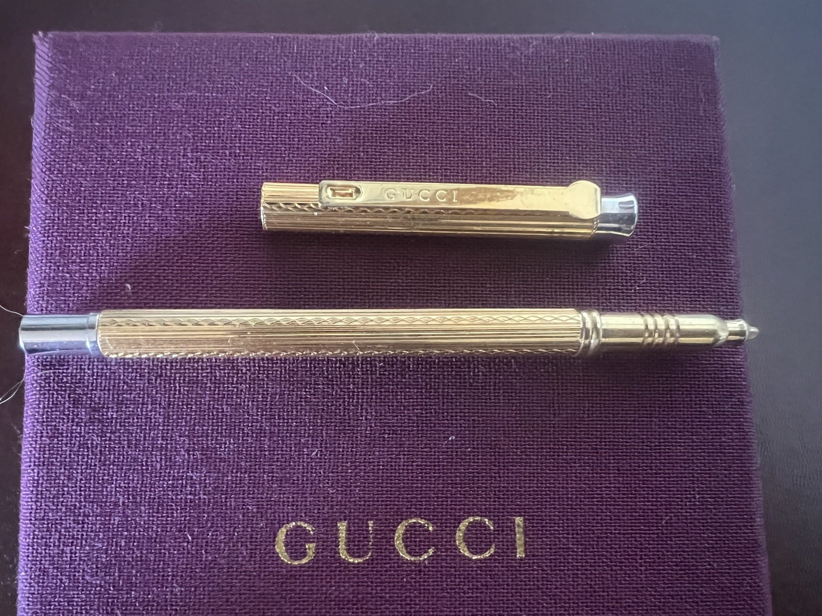 Gucci Stylo-Plume Sphère Or Guillocchè Mini De Sac Rare Vintage