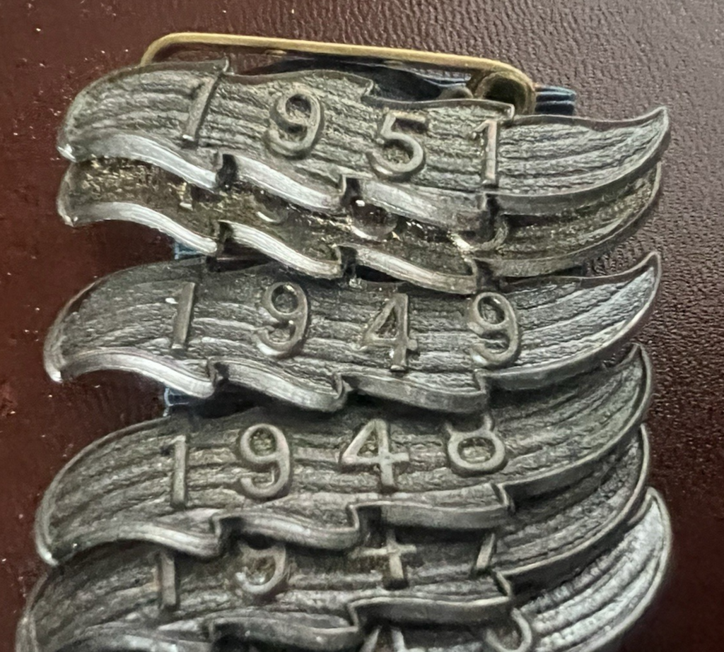 Medaille Service Kirche Mit Band Und Brosche L 4,3 H 9,2 Zentimeter