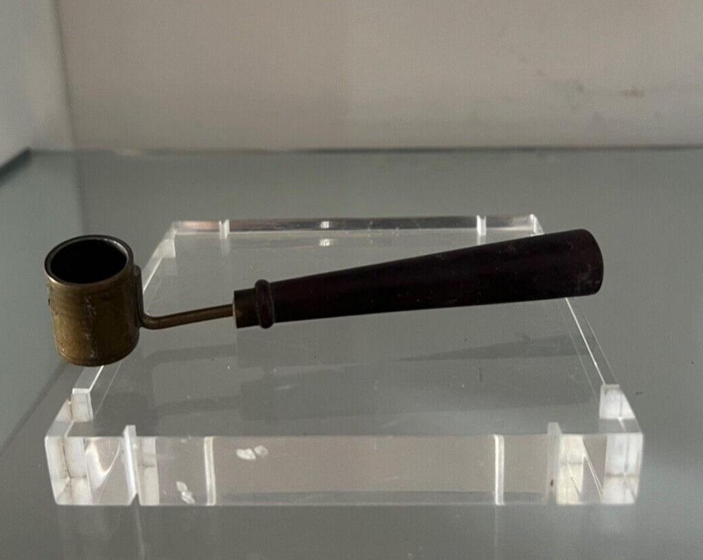 🔴 Vintage-Messbecher aus Messing mit Holzgriff für Schießpulver, ideal für die Vitrine. 