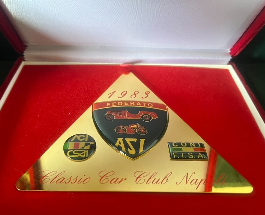 Sia Auto Moto Car Club Napoli Federato Platte Plakette Metall Zapfen 1983 Rot 