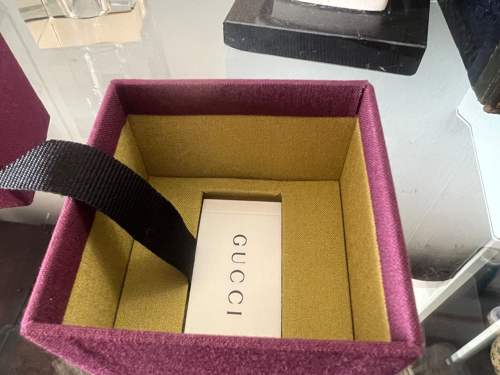🔴 GUCCI scatola argento in tessuto tramato prugna, con libricino informativo