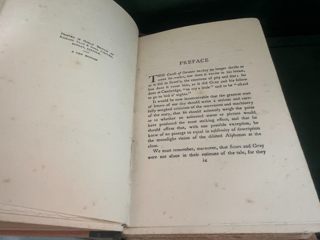 🔴 Buch DAS SCHLOSS VON OTRANTO von Caroline Spurgeton in englischer Sprache aus dem Jahr 1929 