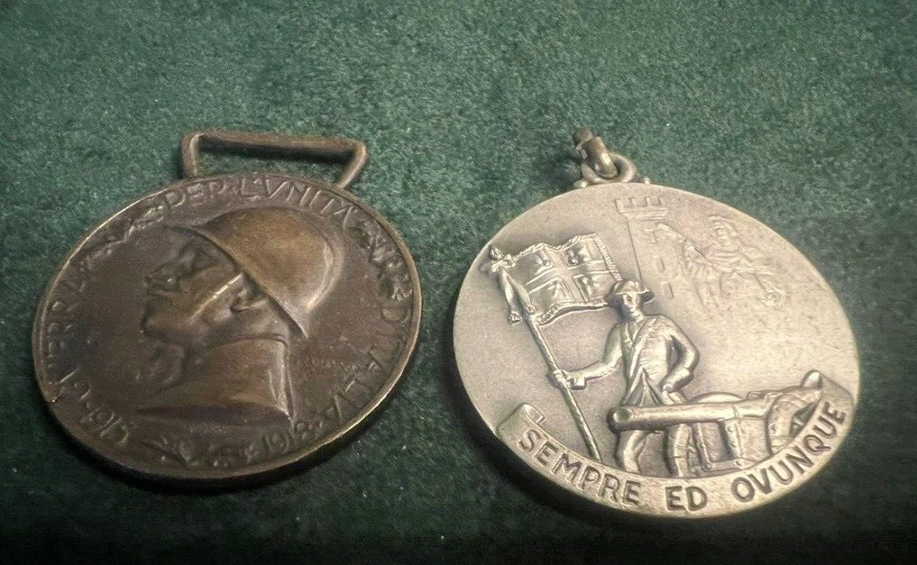 🔴 Medaglie CROCI AL MERITO e BRONZO NEMICO nastri e spille lotto unico vintage