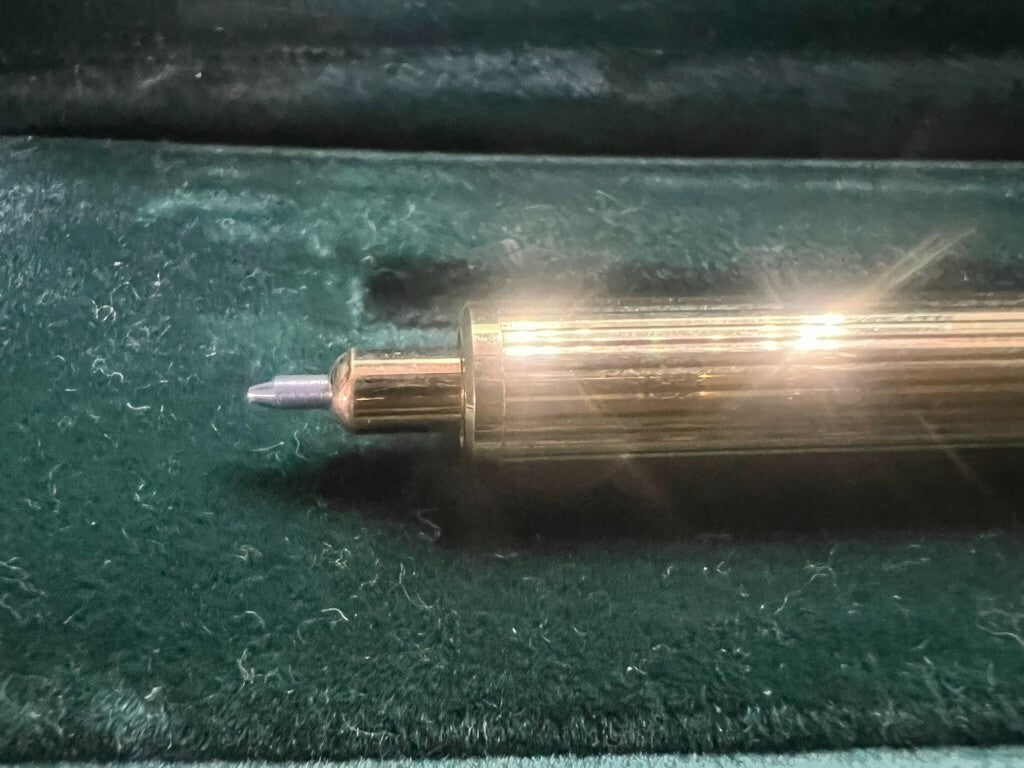 Aurora Stylo-Plume Sphère Hastil Retractable Écrit Comme Nouvelle A 