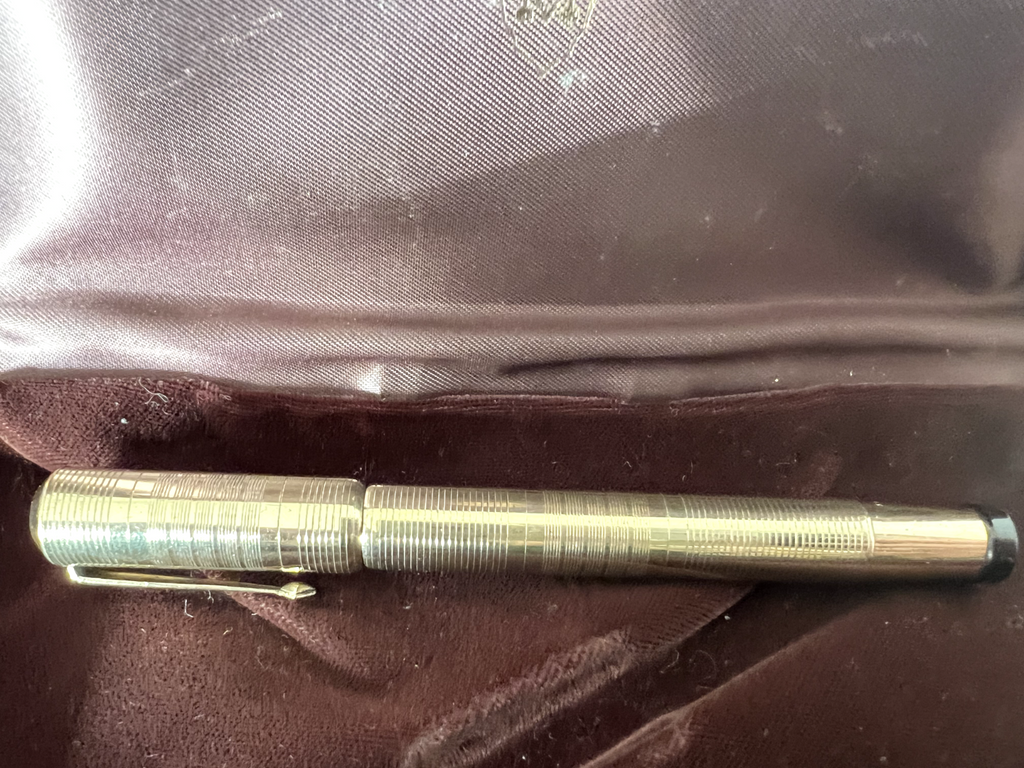 Red Ma Gus PO Einziehbarer Füllfederhalter, vergoldet, funktioniert, Vintage 