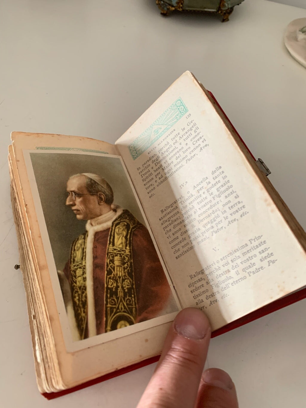 🔴 Book DELIGHTS OF THE CHRISTIAN thick booklet with antique holy cards 1897 