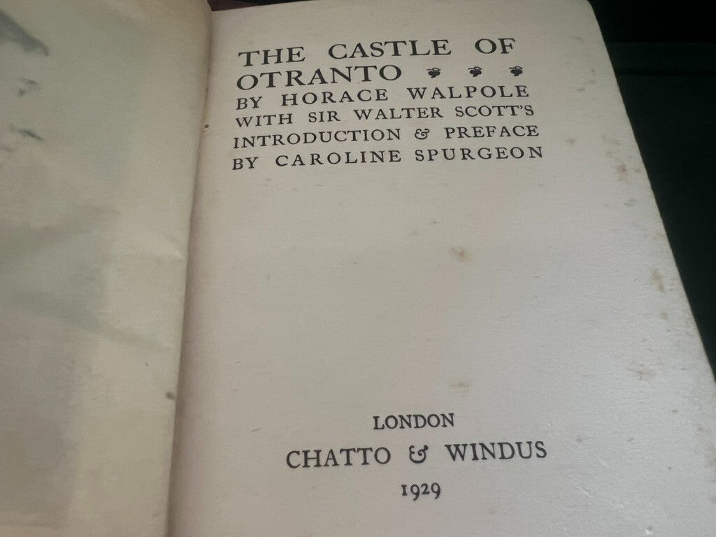 🔴 Buch DAS SCHLOSS VON OTRANTO von Caroline Spurgeton in englischer Sprache aus dem Jahr 1929 