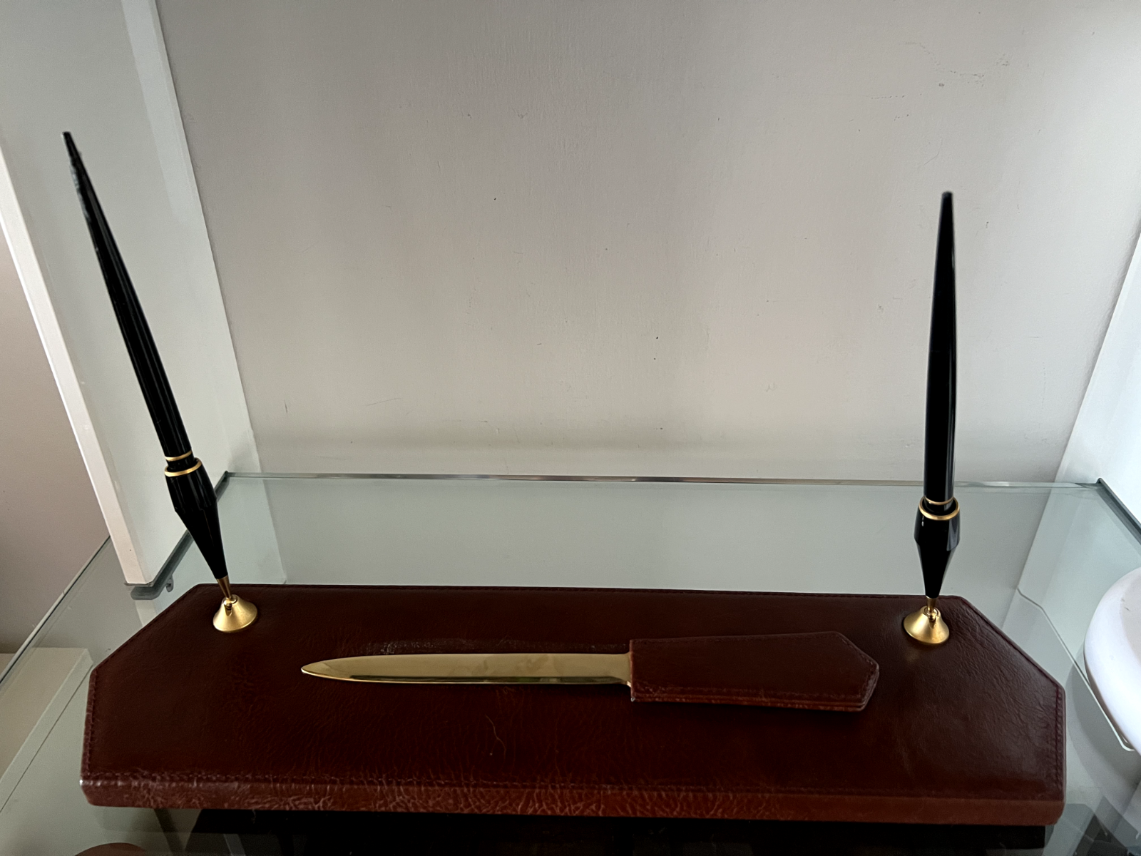 Stifthalterbasis Füllfederhalter Kugelschreiber Leder Schreibtischstift Vintage 