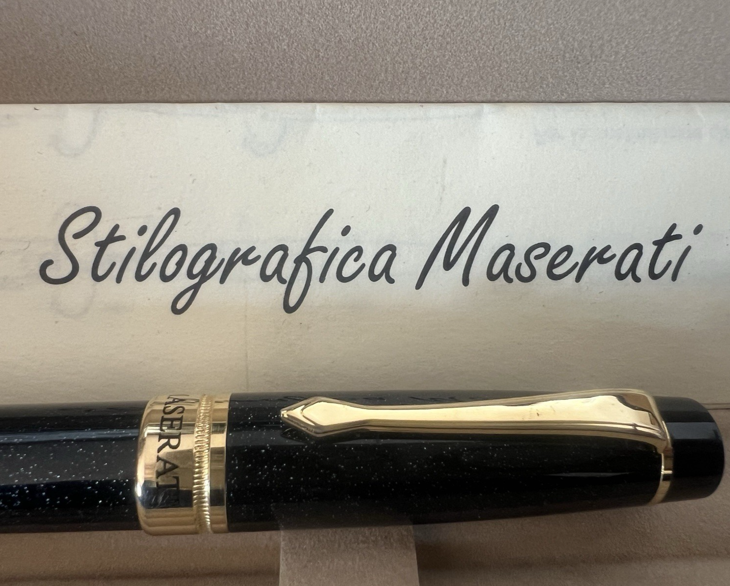 🔴 MASERATI penna stilografica resina nera iridescente blu profili dorati NOS