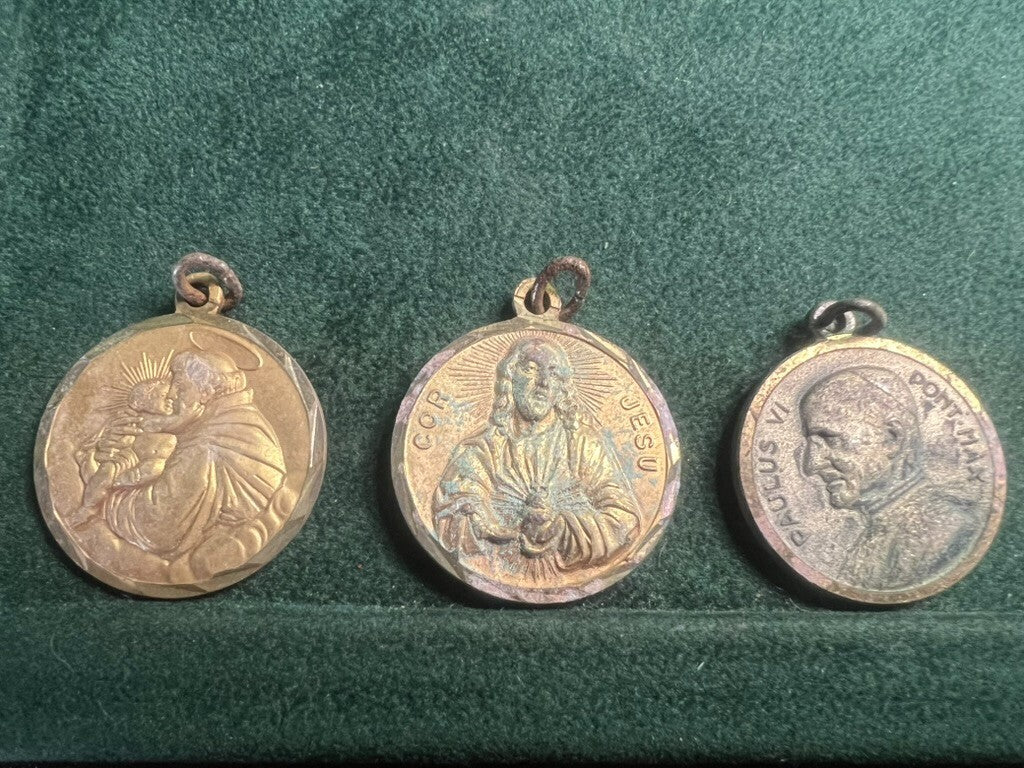 🔴 Medaglie SACRE pellegrinaggi al merito metallo nastri vintage LOTTO n.19