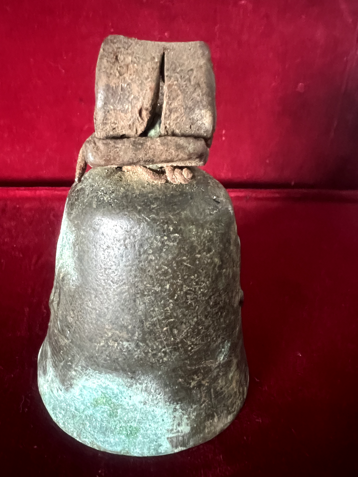 Sonnette Cloche Métal Bronze À Main Autel Hauteur 9 CM Vintage 