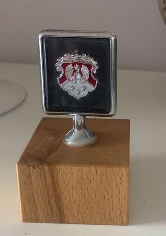 Plaque Voiture Métal Oldsmobile Avec Embase Vintage Original Car Badge 