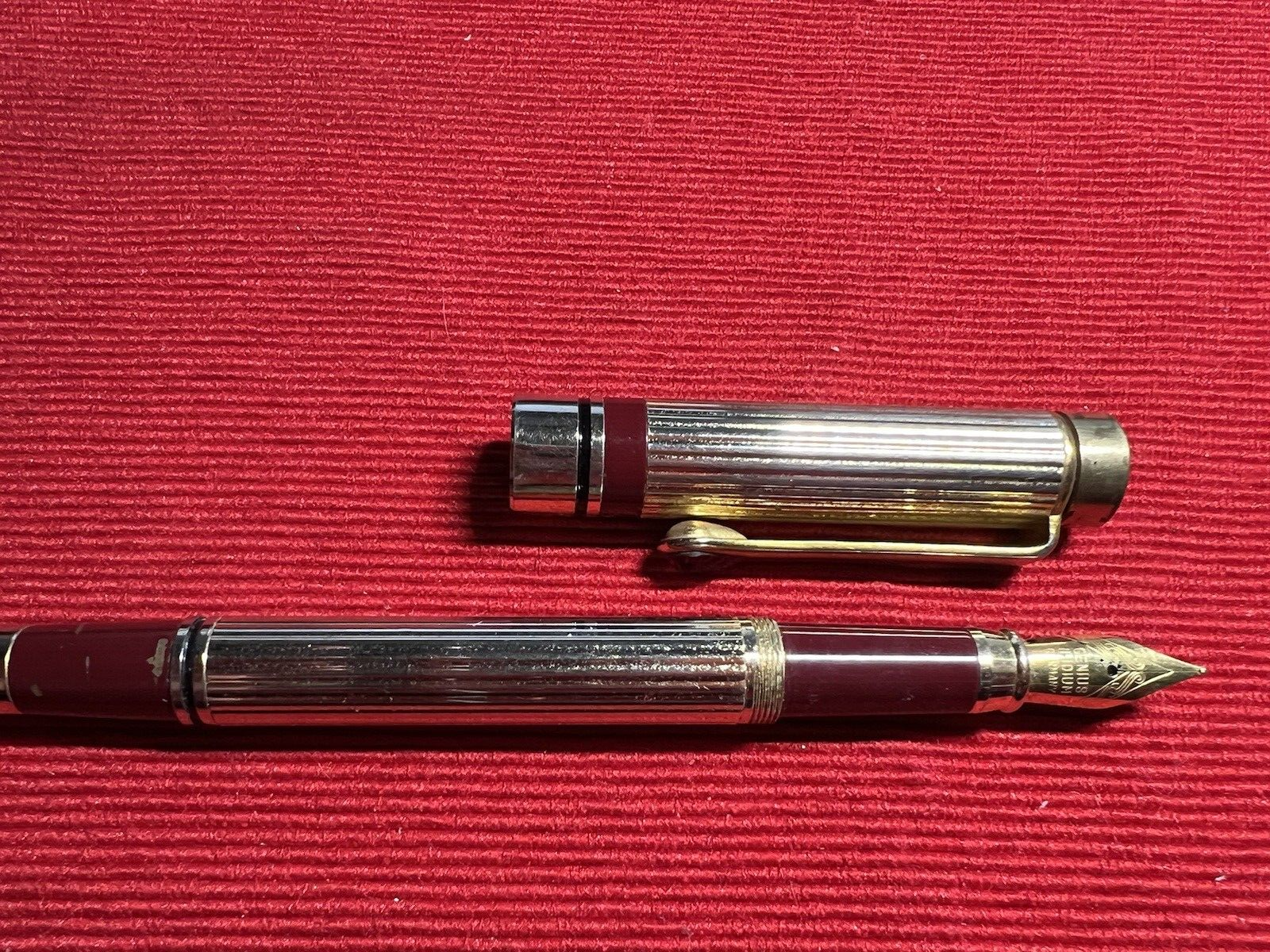 Stylo-Plume Stylo à Plume Dorée Avec Pierre Rouge Iridium Point 4 Vintage