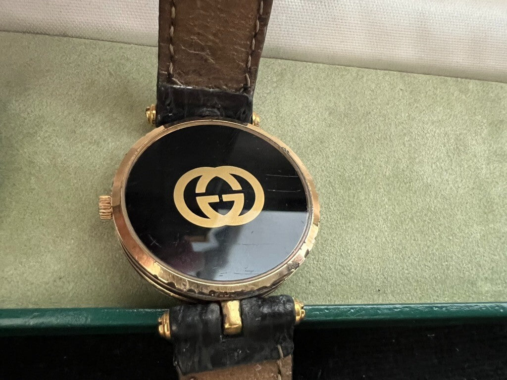 🔴 GUCCI orologio donna laminato oro funziona 2000L quarzo castuccio vintage 80