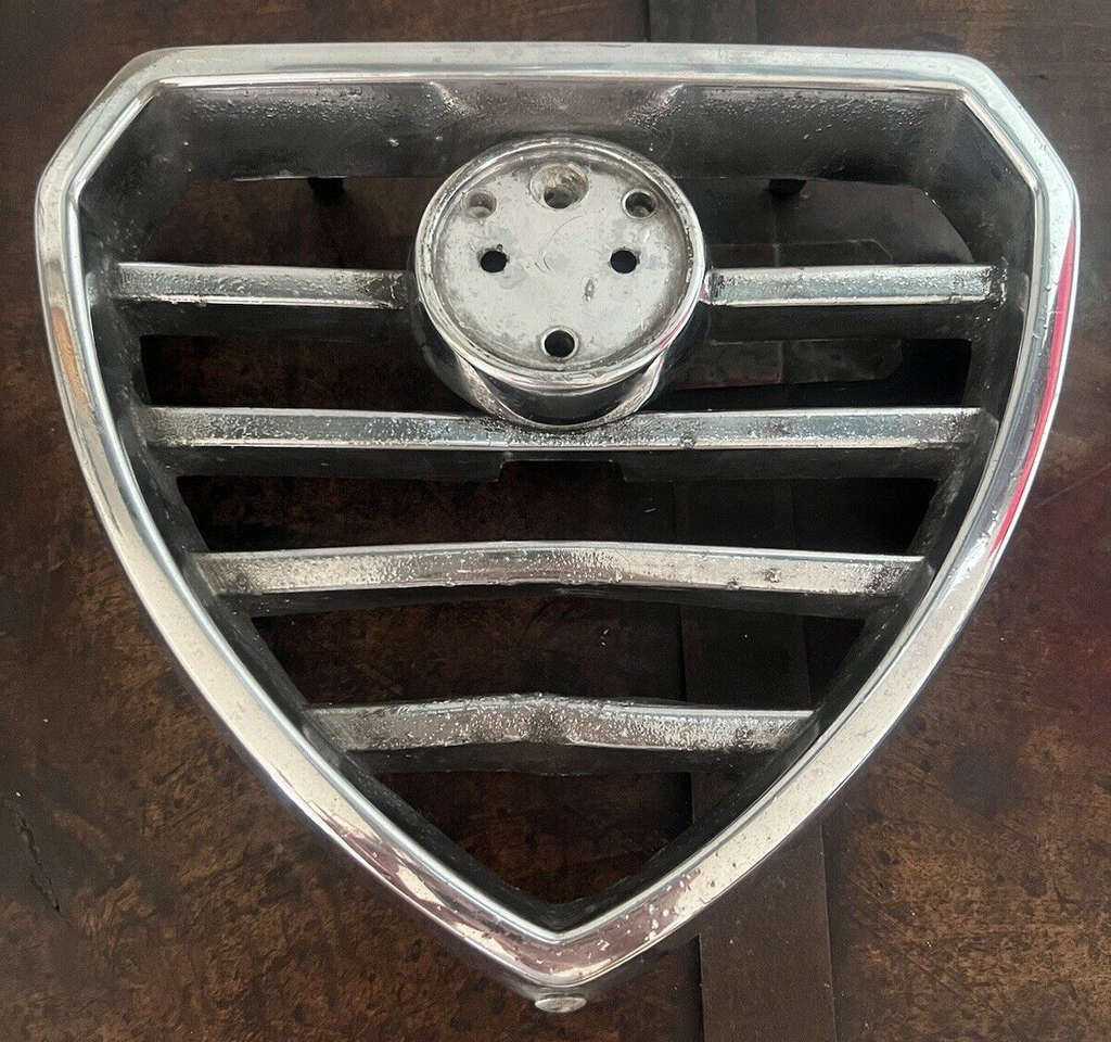 Alfa Romeo Giulietta Grill Car Panel Shield Chrome Original
