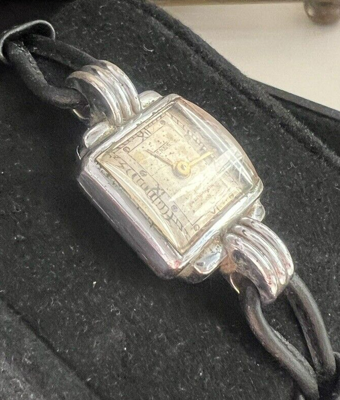 🔴 VENUS HAND-WINDING watch for women, miniature case, vintage leather bracelet 