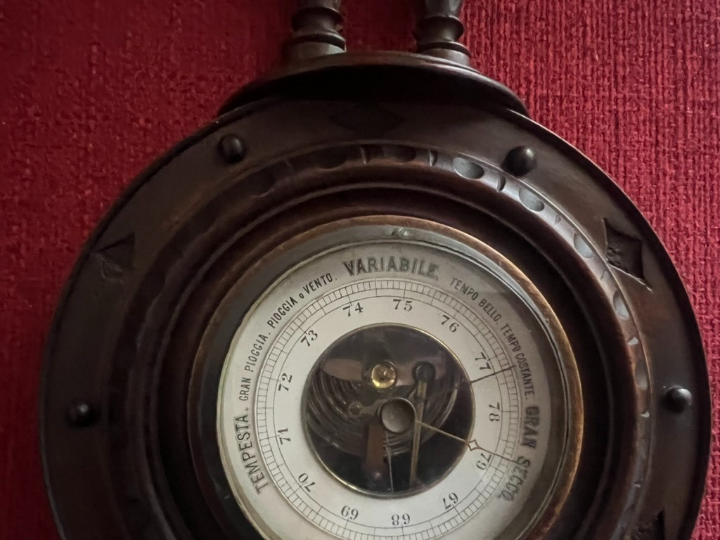 🔴 Barometro meccanico artigianale di legno tornito e inciso a mano h 44 vintage