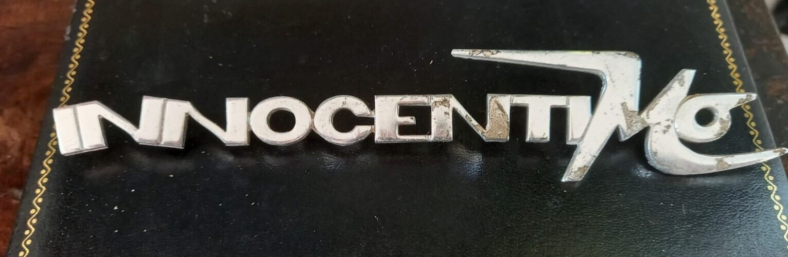 Armes Innocenti Morris Voiture Écrit Emblème Orrnement Logo Vintage B 