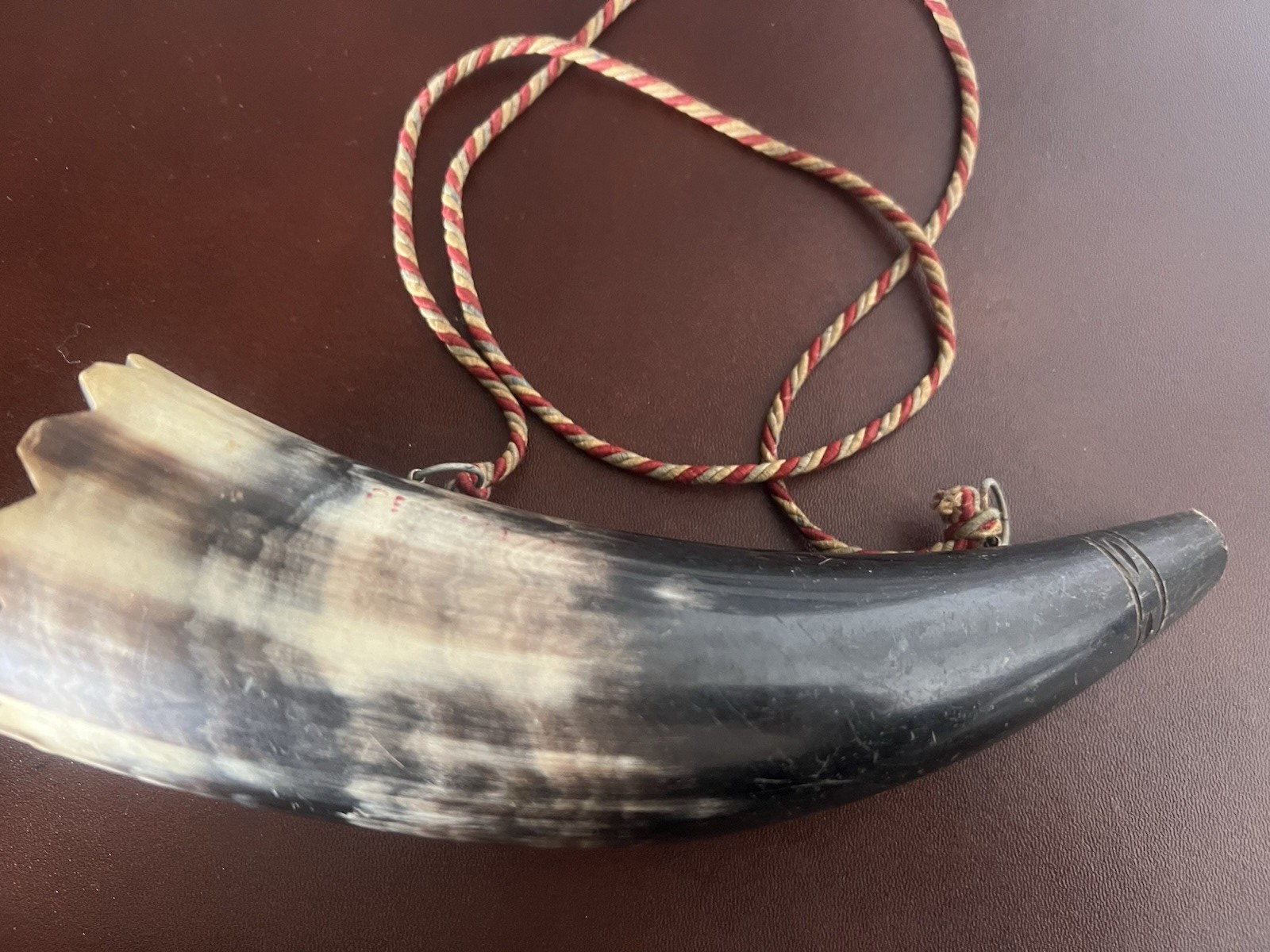 🔴 Das georgische Hornblasinstrument funktioniert wie ein Wikingerhorn und klingt vintage. 