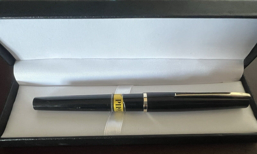 Pilot Stylo-Plume Stylo à Plume Noire F Profils Doré Écrit Vintage 1970