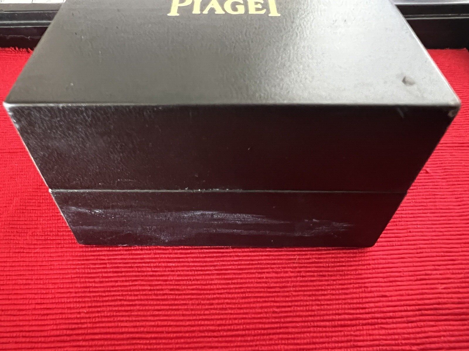 🔴 PIAGET Schmuckkästchen für Anhänger und Ringe, 9 x 9 cm, Höhe 5 cm 
