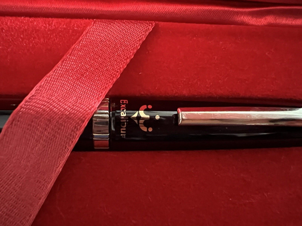 🔴 PENTEL Excalibur Kugelschreiber, schwarzer Lack, mit Anleitung und Etui 