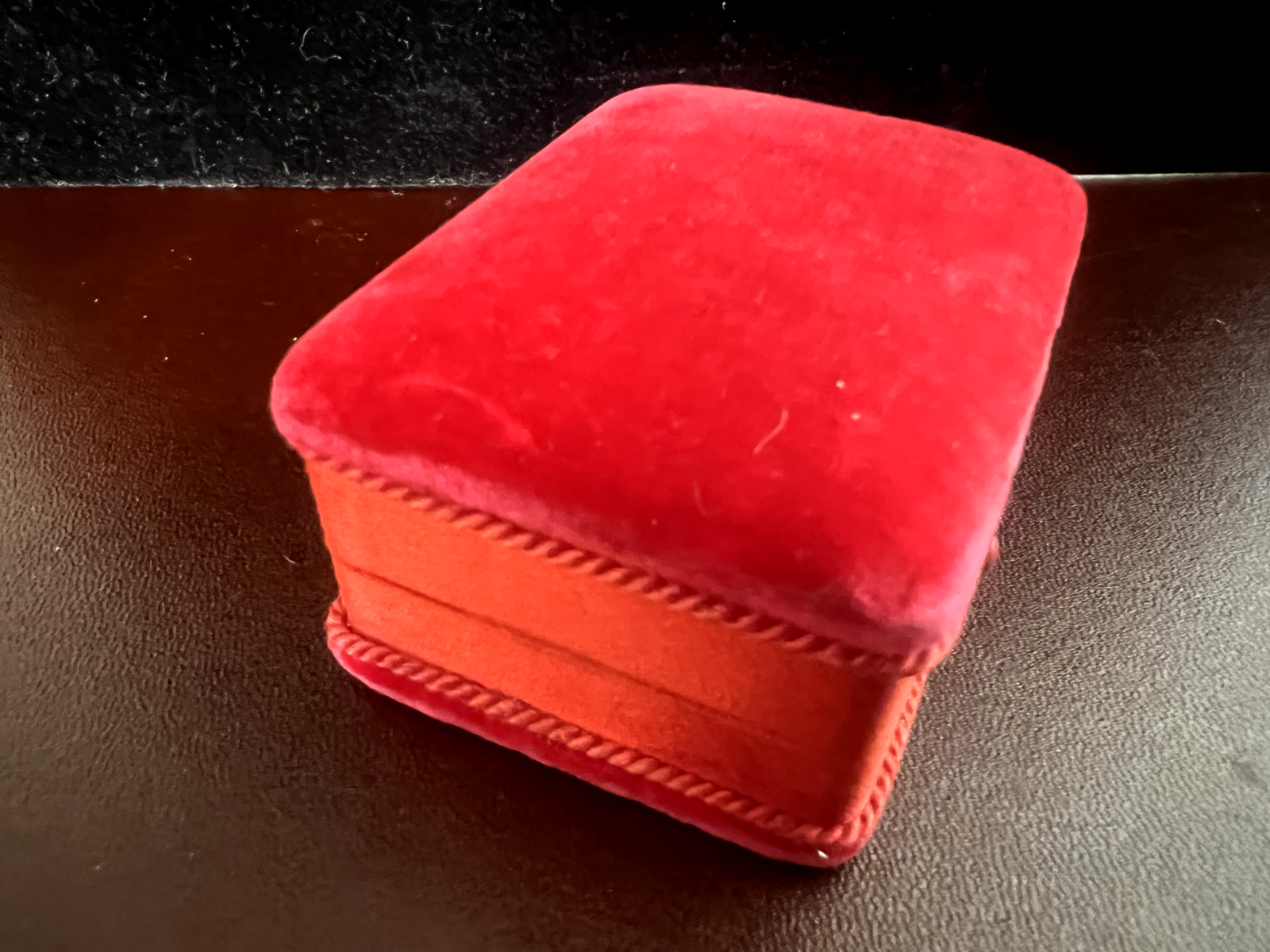 Boîte Boucles D'Oreilles Trousse Coffret Velours Rouge Très Élégant Vintage 