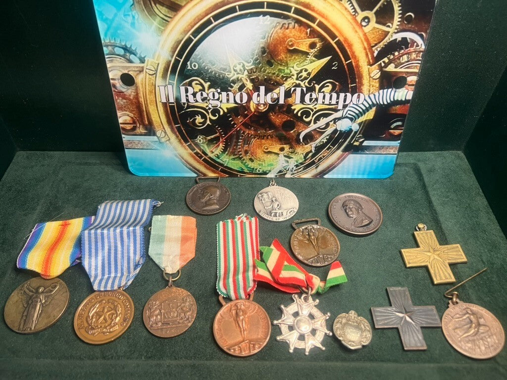 🔴 Medaglie CROCI AL MERITO e BRONZO NEMICO nastri e spille lotto unico vintage