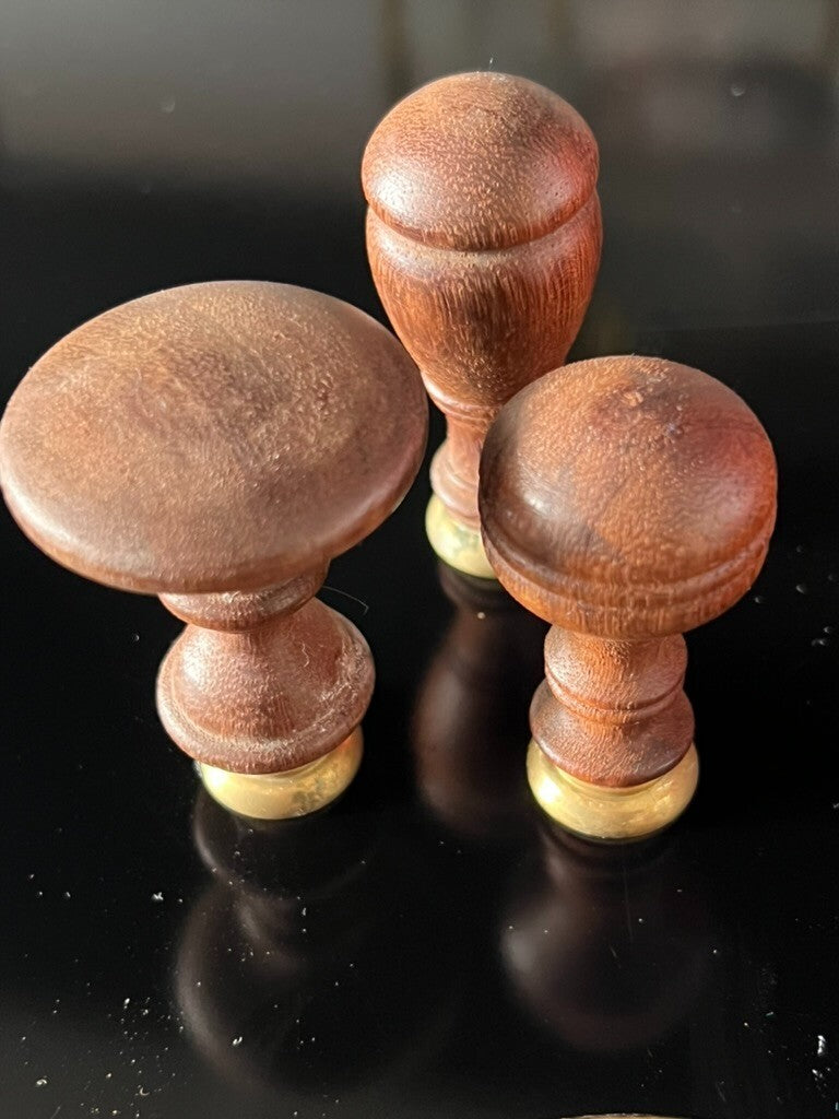 🔴 SIGILLI timbri ceralacca con colino di ottone manici isolanti legno completo