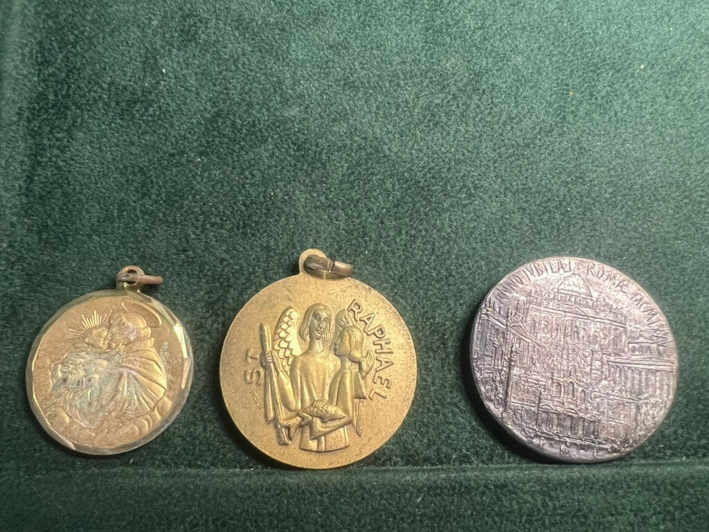 🔴 Medaglie SACRE pellegrinaggi al merito metallo nastri vintage LOTTO n.19