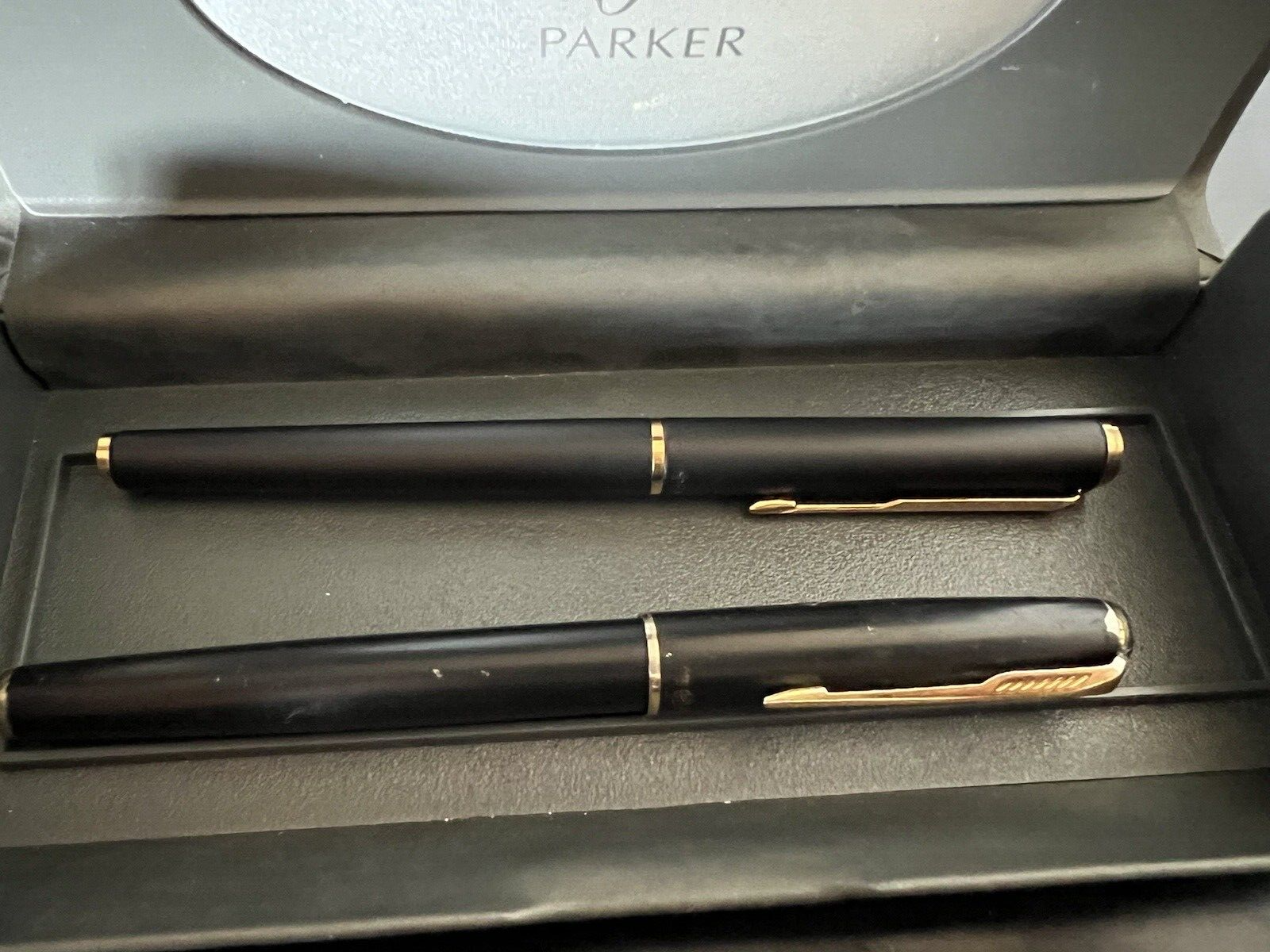 Parker Stylo-Plume Stylo à Plume Frontier Noire Hero 5020 Cartouche Piston