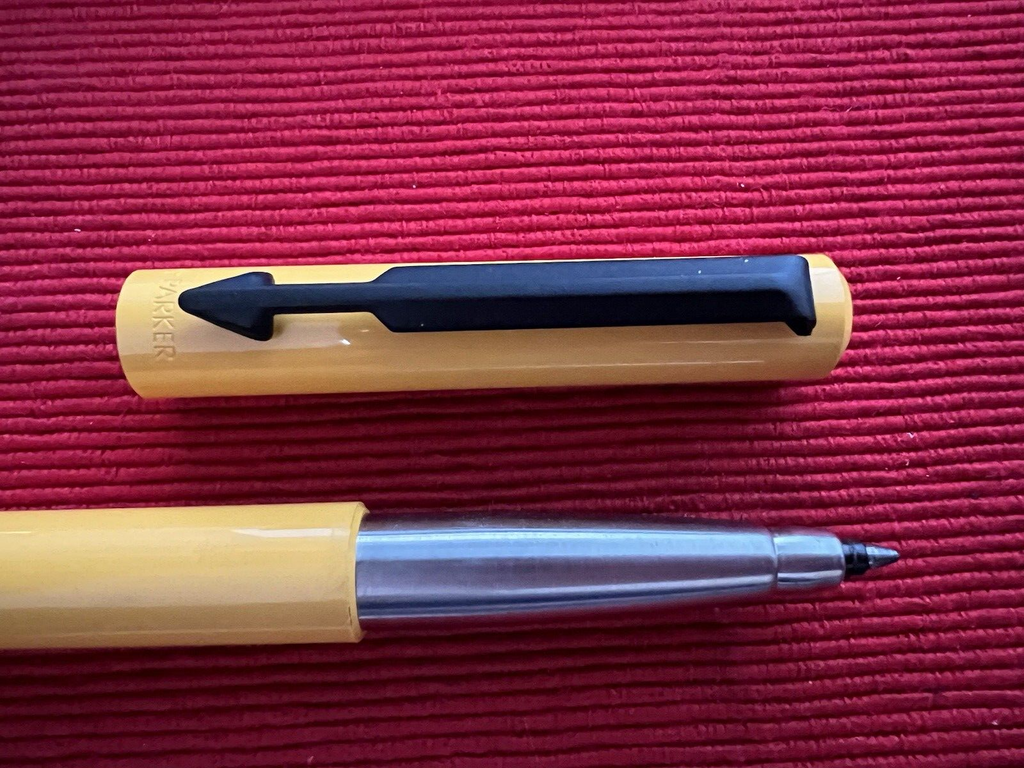 🔴 PARKER penna sfera roller VECTOR gialla scrive con scatola mai usata vintage