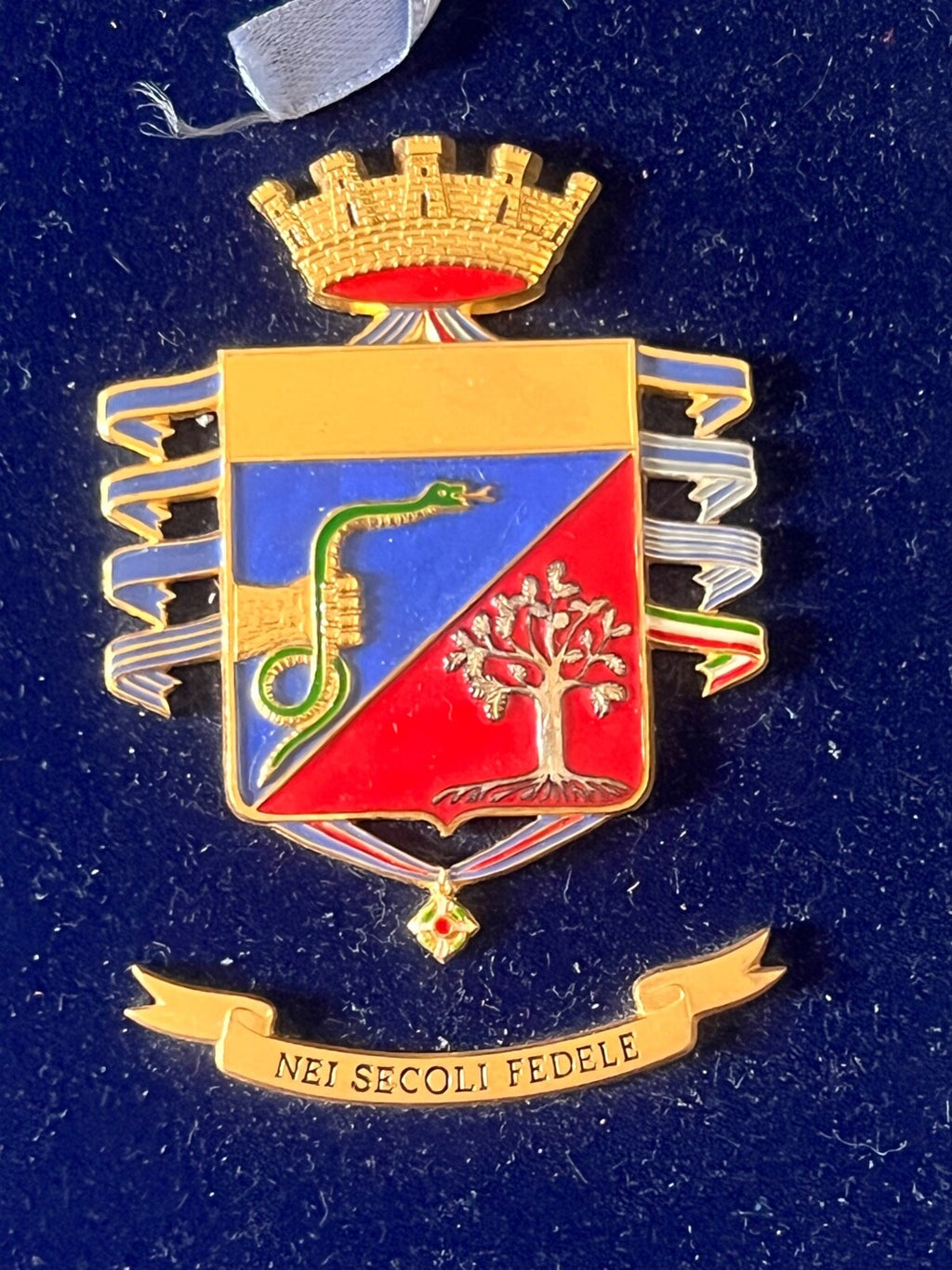 🔴 Crest araldico ARMA DEI CARABINIERI floccato metallo e smalti vintage