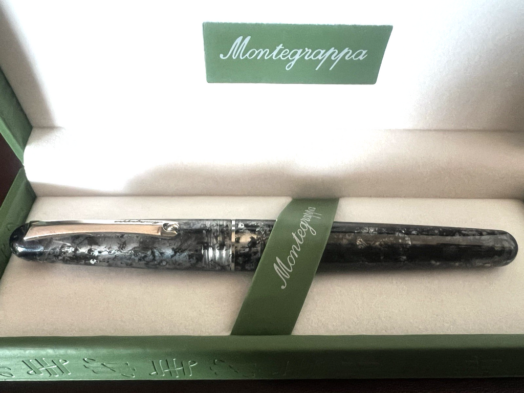 Montegrappa Pen Fountain Pen Elmo Room Charcoal Pen F New NOS