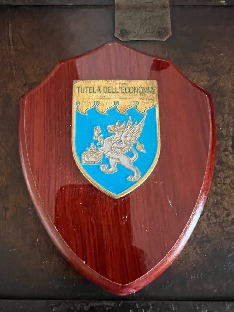 🔴 Crest GUARDIA FINANZA ITALIANA Unità speciale economia scudo legno metallo
