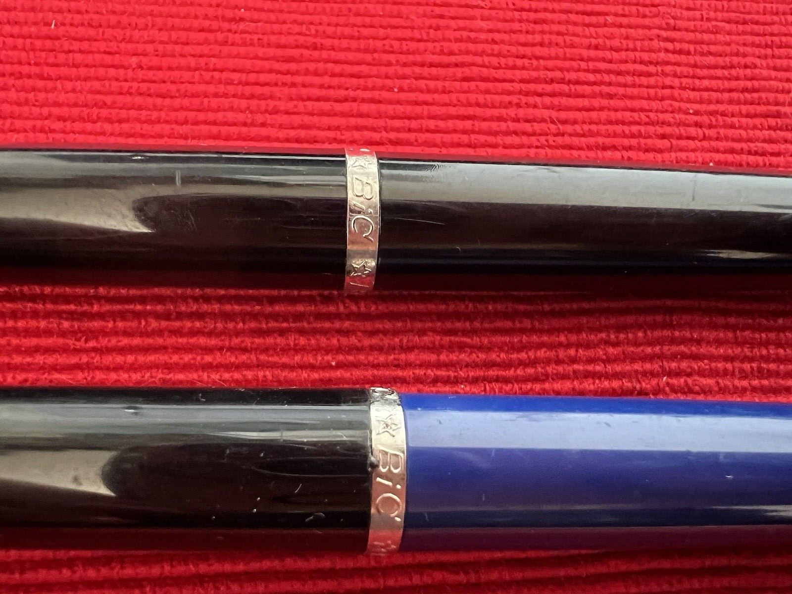 🔴 BIC penne sfera stiloforo scrivania ROSSO NERO 2 penne vintage A
