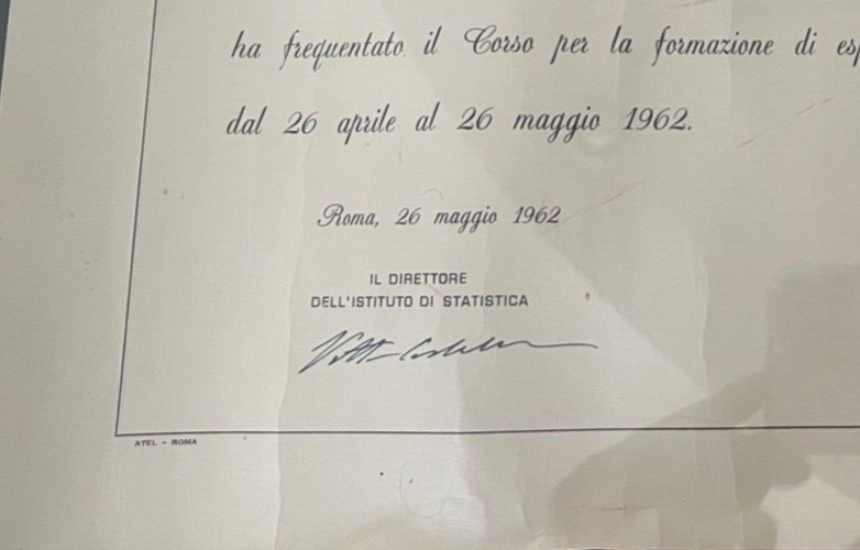 🔴 Attestato CORSO AGGIORNAMENTO RICERCA SOCIALE con firma del 1962