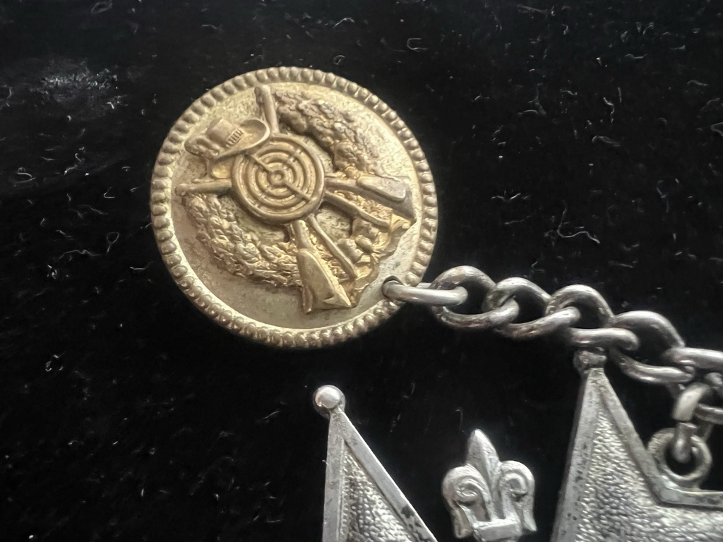 Polen Kreuz Ehrenzeichen Medaillen Metall Mit Emaille Und Broschen Uniform