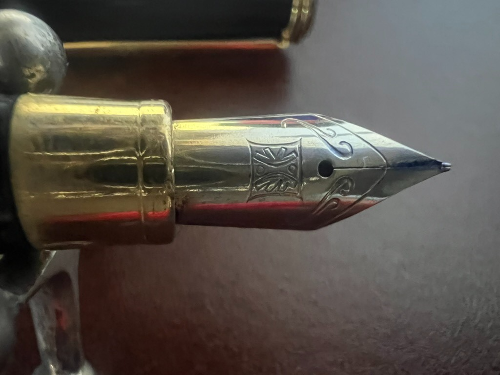 🔴 Penna stilografica e sfera nere profili dorati pennino F scrivono vintage