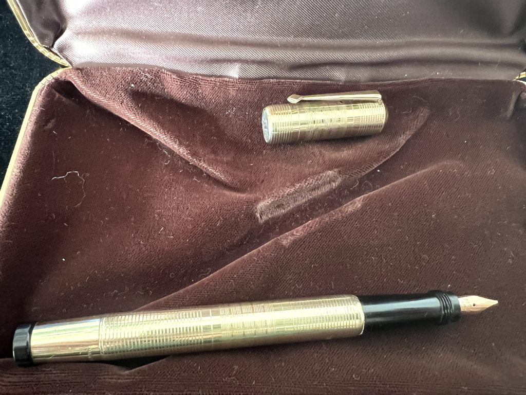 Red Ma Gus PO Einziehbarer Füllfederhalter, vergoldet, funktioniert, Vintage 