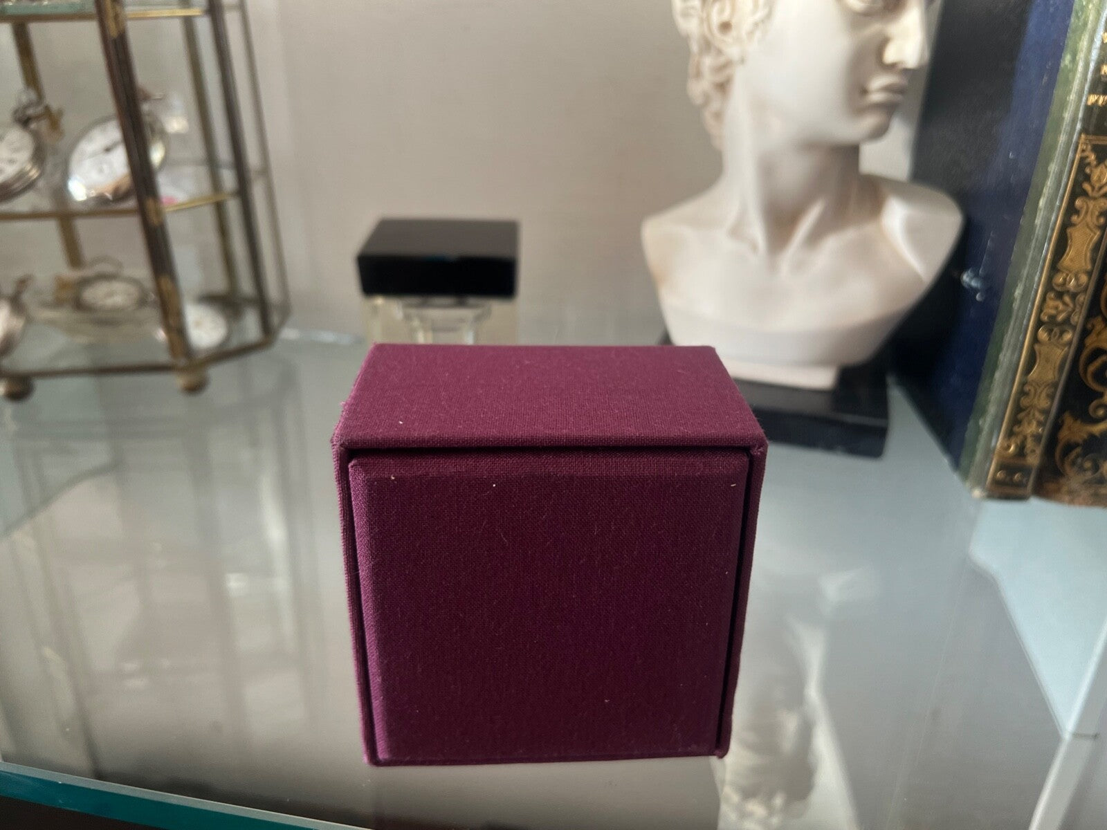 🔴 GUCCI scatola argento in tessuto tramato prugna, con libricino informativo