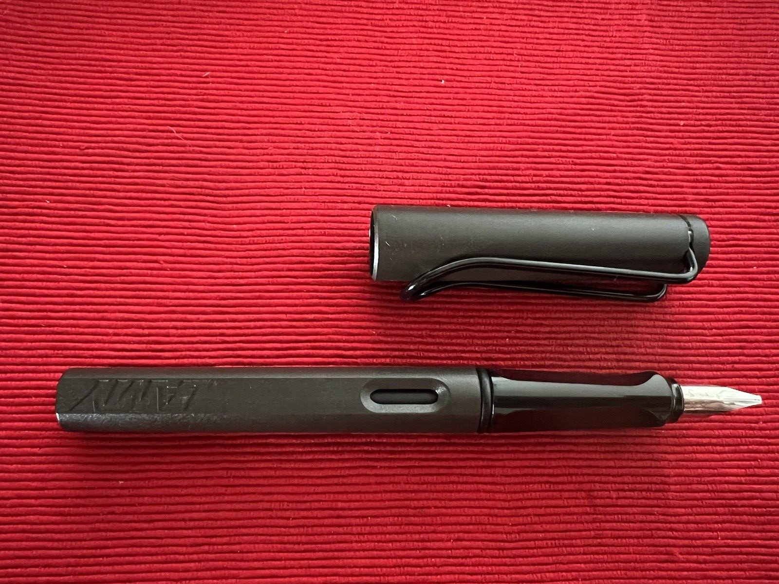 🔴 LAMY penna stilografica Safari marrone pennino tecnico Italic 1.5 scrive