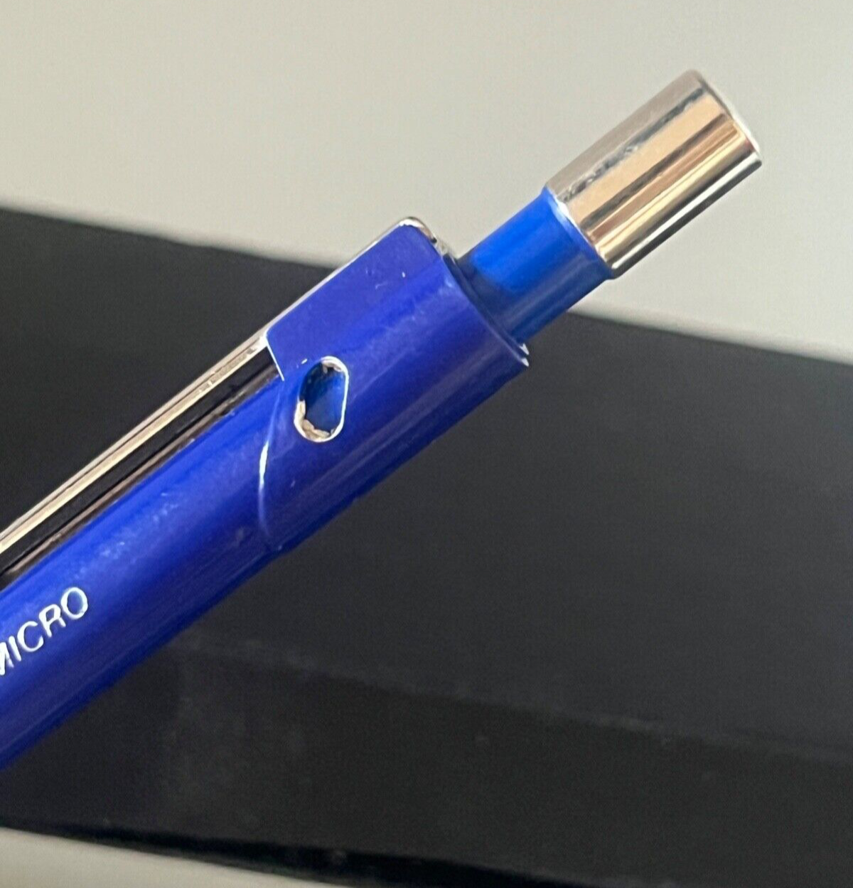 🔴 STAEDTLER Marsmicro Druckbleistift, einziehbar, 0,7 mm Mine, schreibt im Vintage-Stil 