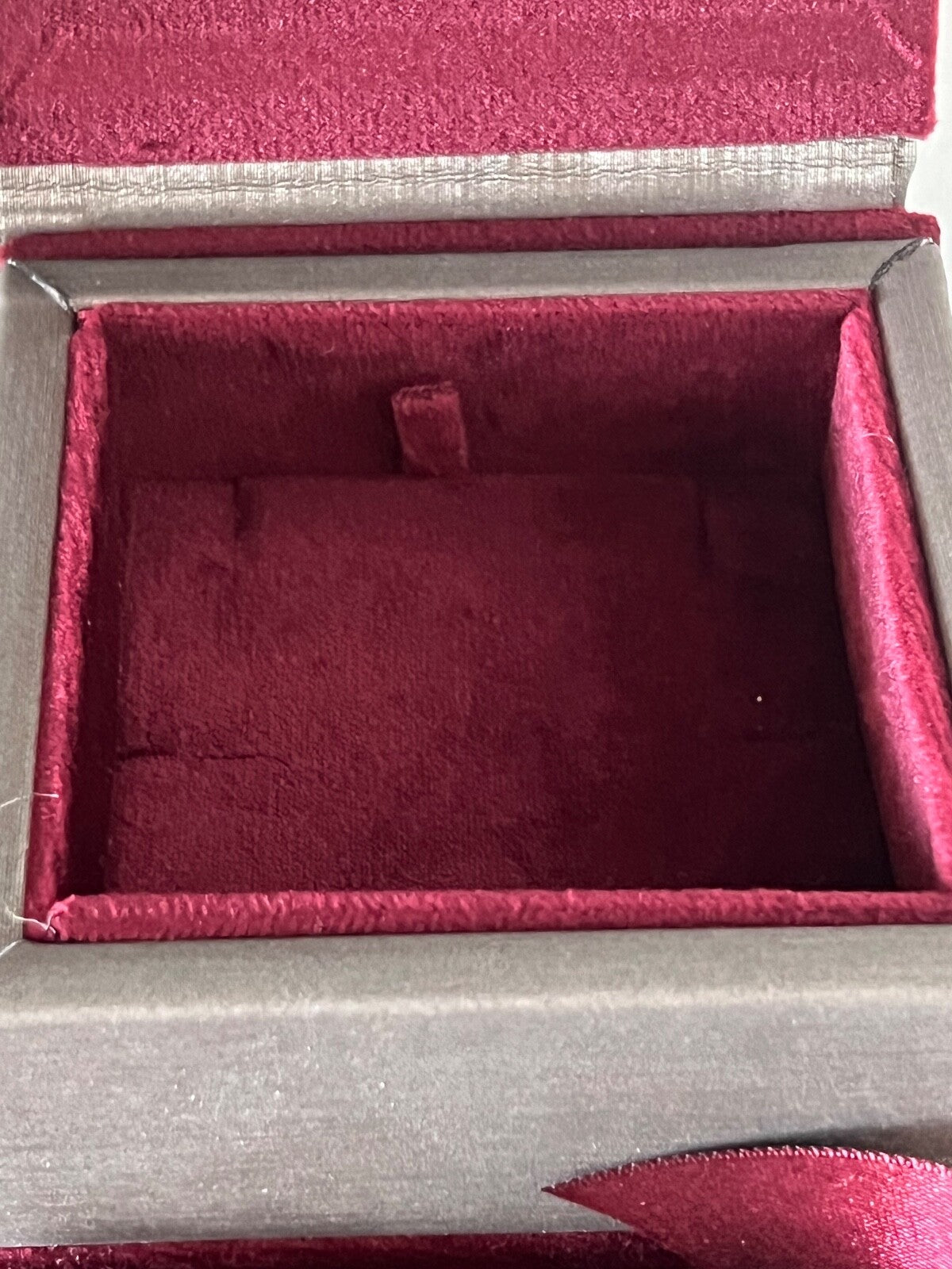 🔴 BUONOCORE Box-Ohrringe, Halskette, Anhänger, Schmuckstück, 9,5 x 10 cm, Höhe 5 cm 