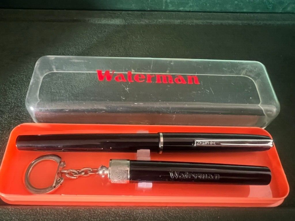 🔴 WATERMAN Flash Füllfederhalter mit Schlüsselring und Patronenhalter. 