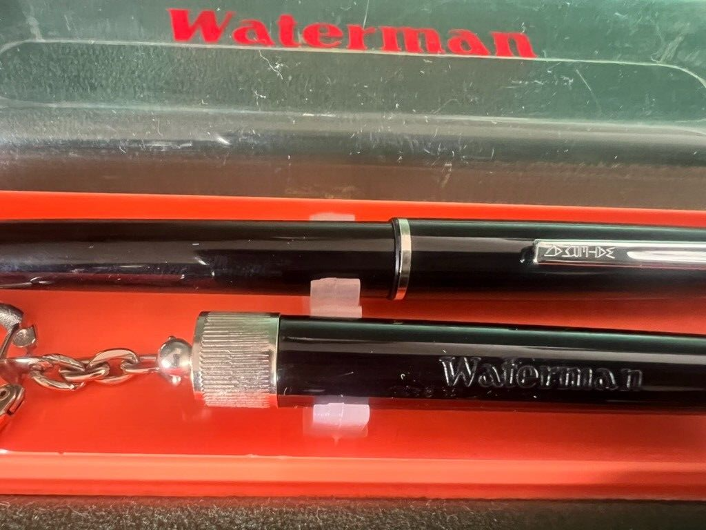 🔴 WATERMAN Flash Füllfederhalter mit Schlüsselring und Patronenhalter. 