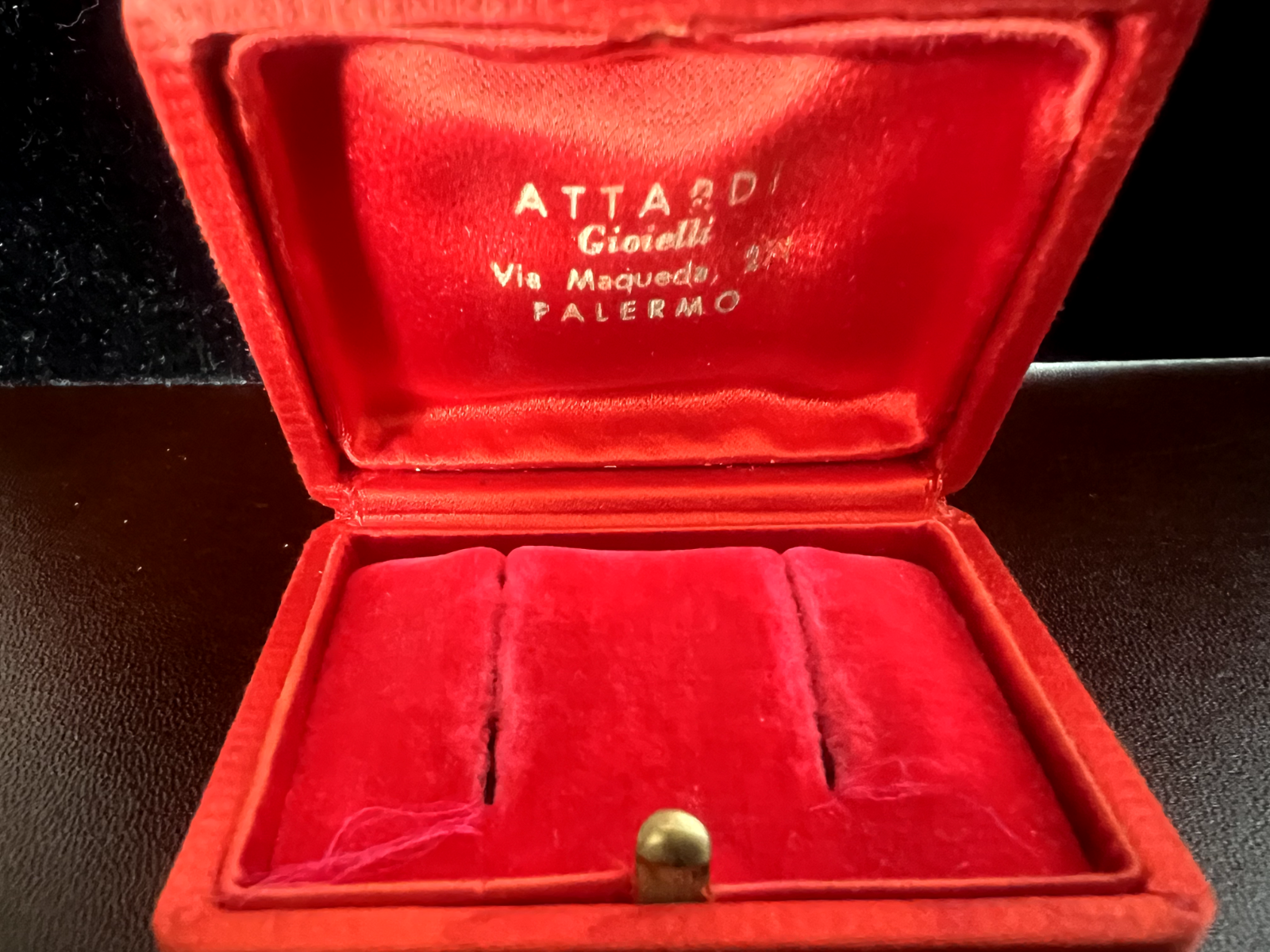 🔴 Sehr elegante Vintage-Ohrringbox aus rotem Samt 