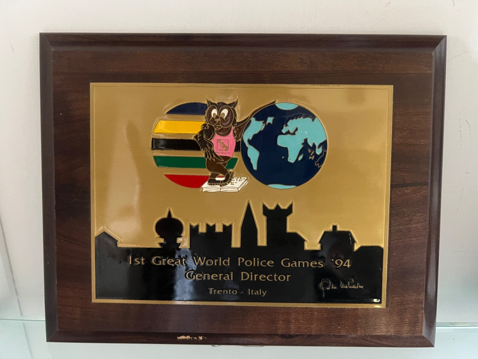 🔴 POLIZEI-WELTSPIEL 1994 Wappenplakette von Trient aus Holz und Metall und Vintage-Emaille 