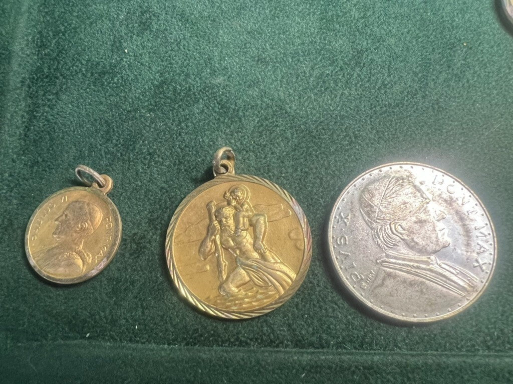 🔴 Medaglie SACRE pellegrinaggi al merito metallo nastri vintage LOTTO n.19