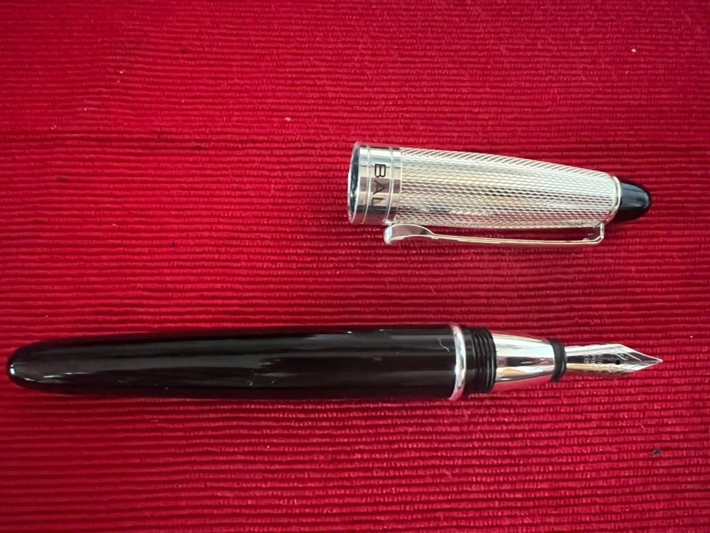 🔴 BALENCIAGA penna stilografica lacca nera a cartuccia Iridium Point garanzia